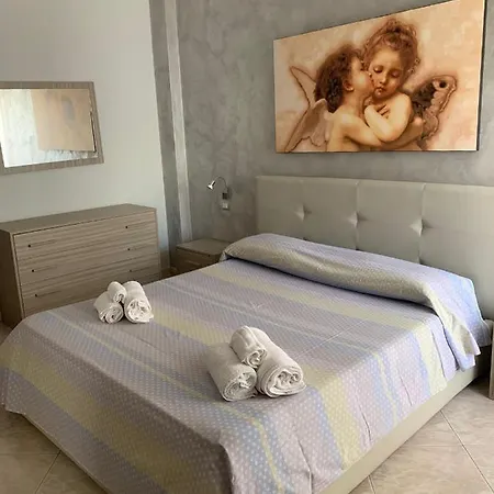 Bilocale Gallipoli In Via Udine 11, Amiciziaweb Buitenkant foto